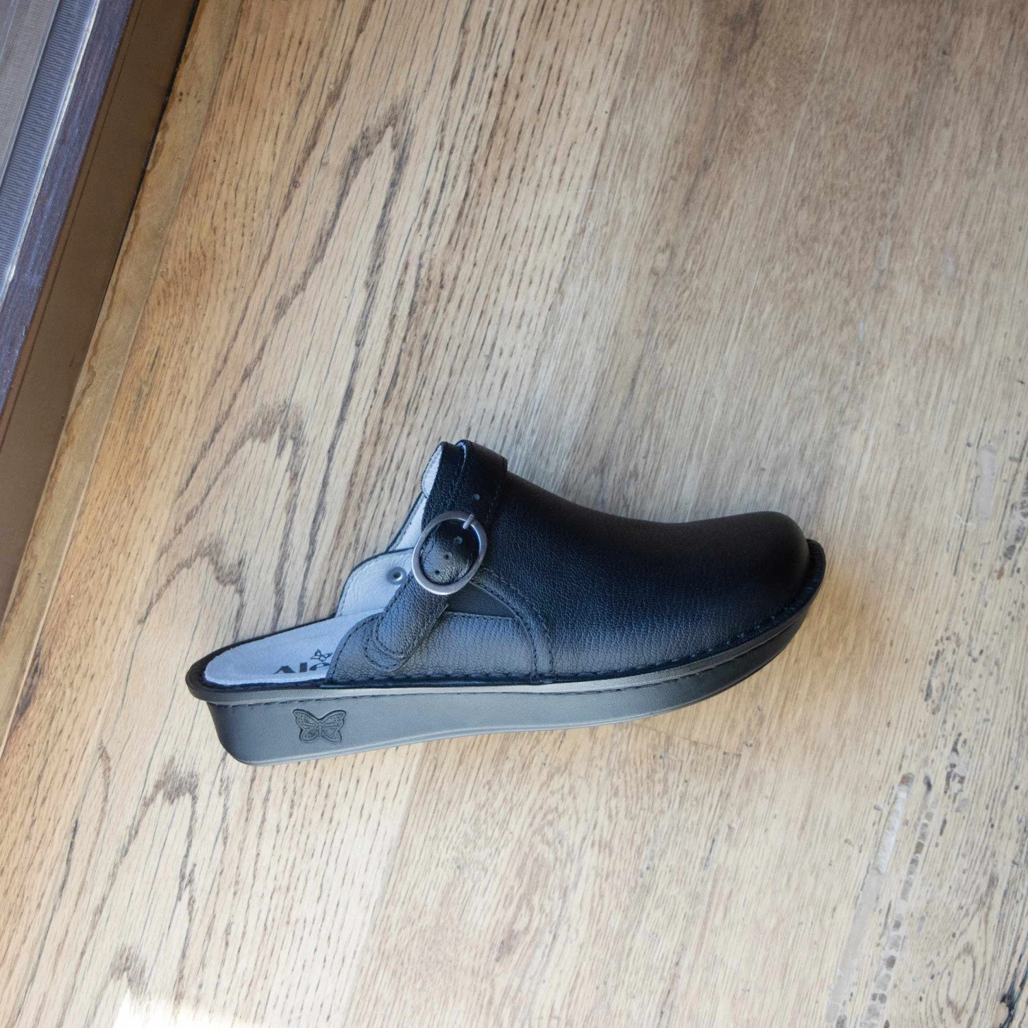 Shoes Bryn Raven Clog 2 Shoes Bryn Raven Clog - Image 2