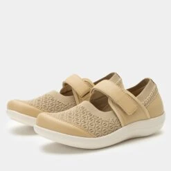 Shoes Dinamo Sand Shoe