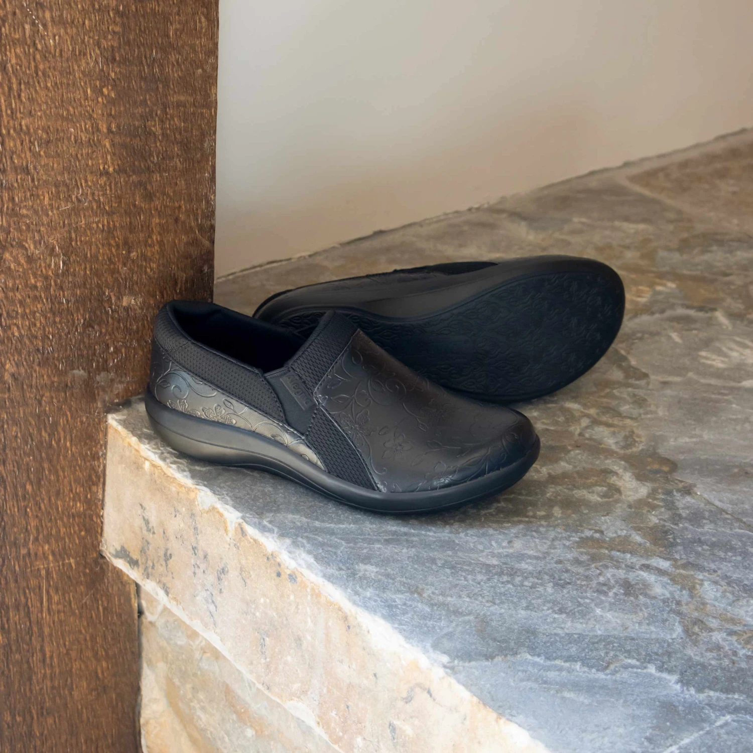 Shoes Duette Embloom Black Shoe 2 Shoes Duette Embloom Black Shoe - Image 2