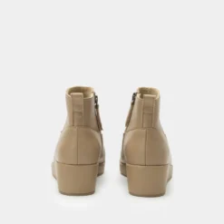 Hadi Beige Boot -ALEGRIA SHOES SALE HDI 6341 S3 cbfb758f af2f 4307 a593 637caadcfbea